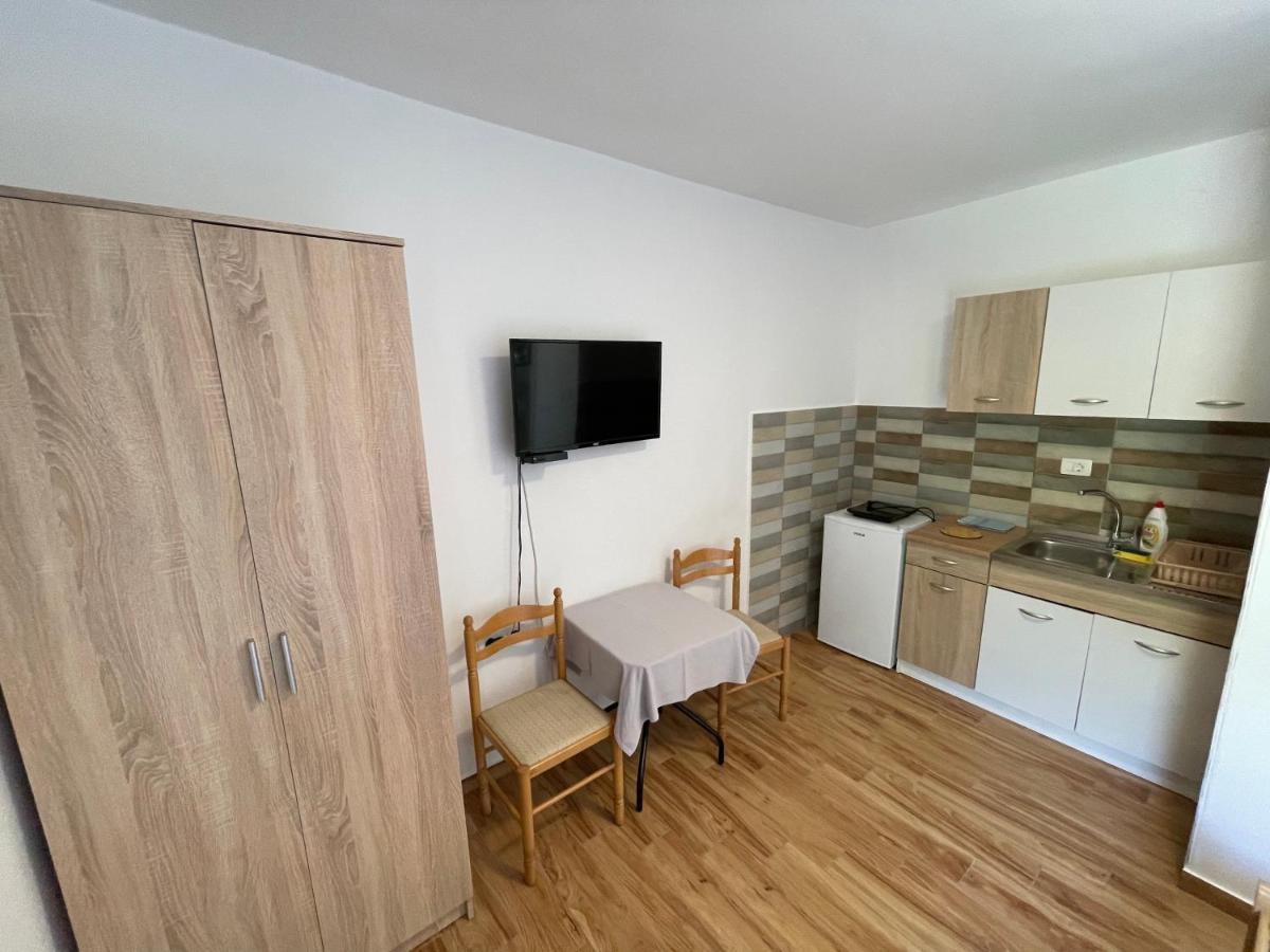 Apartments Dionis Kotor Exterior photo