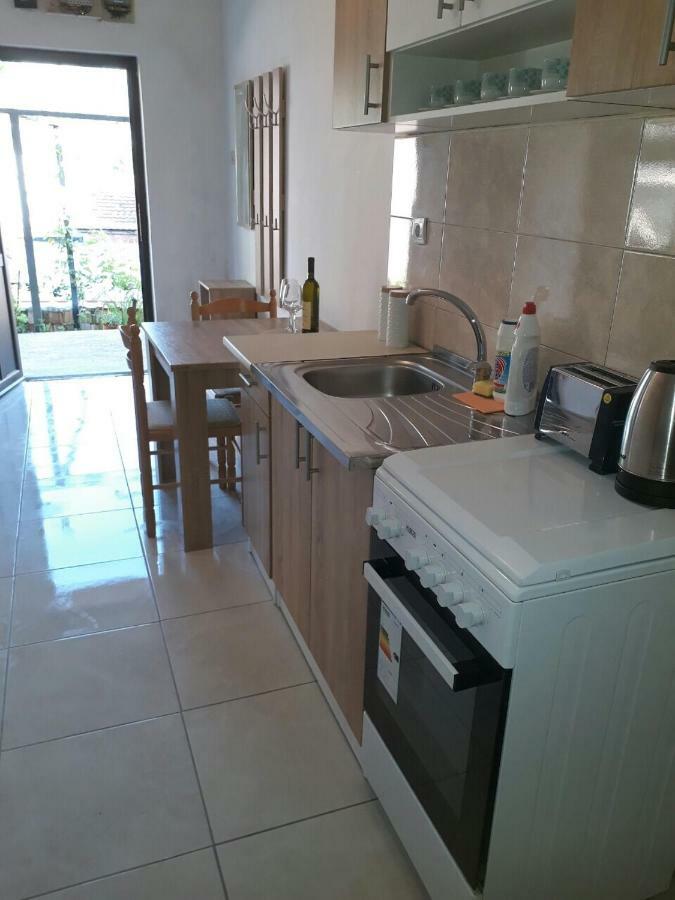 Apartments Dionis Kotor Exterior photo